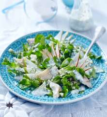 Eichblattsalat mit Birnen und Forelle