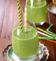 Detox-smoothie med yoghurt (1500 kcal)