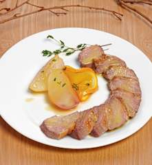 Filet de canard, navets à l'orange glacés au miel
