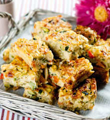 Quadrados de legumes e massa vermicelli