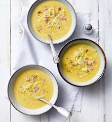 Spitzkohlcremesuppe mit Weißwein