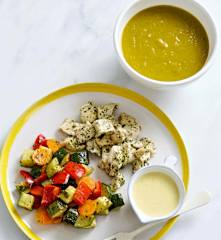 Sopa e frango com legumes