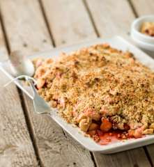 Crumble de maçã e framboesa