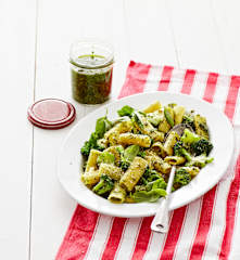 Brokkoli-Kräuter-Pasta