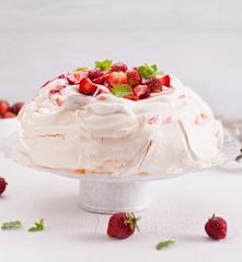 Pavlova z truskawkami
