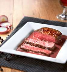 Filetto di manzo con salsa al vino rosso e ginepro