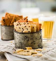 Parmesanlı Krakerler