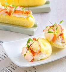 龙虾海鲜沙拉配牛油面包