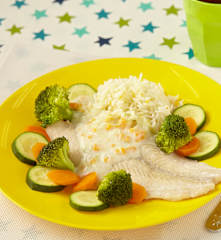 Treska se zeleninou a rýží vařená v páře