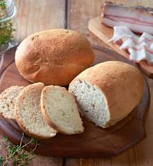 Pane al lardo e timo