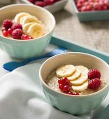 Porridge con leche de almendras y semillas de chía