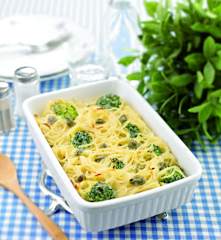 Massa com brócolos e queijo