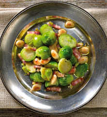 Cavoletti di Bruxelles con pancetta e mandorle