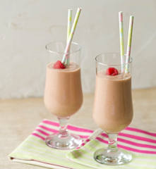 Peach, raspberry and banana smoothie