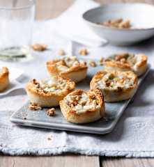 Tartaletas de manzana y gorgonzola
