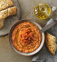 Bohnenhummus mit Kimchi