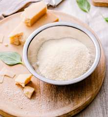 Queso parmesano rallado