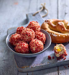 Frischkäsepralinen mit Beef Jerky und Peperoni