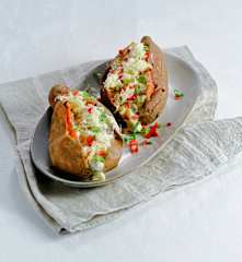 Gefüllte Süßkartoffeln mit Maissalat