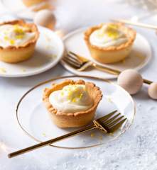 Tartaletas de mantequilla con crema de queso
