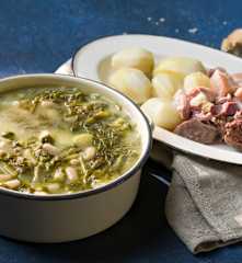 Caldo gallego de grelos