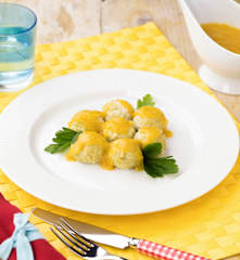 Polpette di pollo al Varoma in salsa delicata