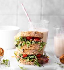 胡萝卜面包三明治/花生奶昔/胡萝卜果仁球