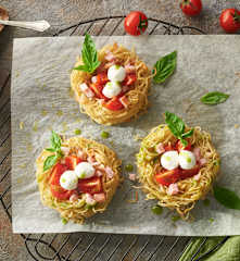 Nidos de fideos crujientes