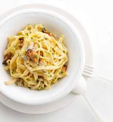 Tagliatelle com fricassé de bivalves