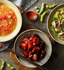 番茄肉末毛豆汤/红烧肉/蛤蜊蒸丝瓜