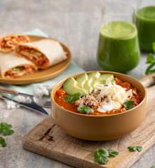 Zupa tex-mex z kurczakiem; Warzywne tortille; Smoothie ananasowo-ogórkowe