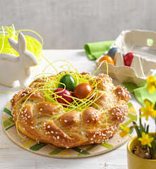 Osternest aus Germteig