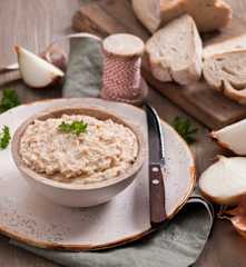 Masło z boczkiem i cebulką