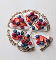 Fruit and yoghurt pizza
