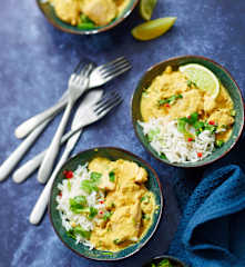 Curry thaï de thon, lait de coco et riz