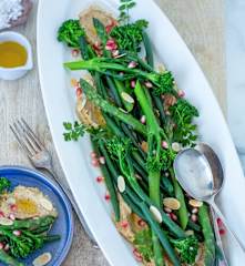 Cauliflower hummus with green vegetables