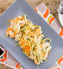 Straccetti di tacchino al limone con julienne di verdure
