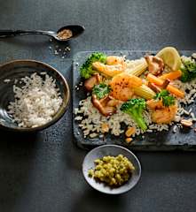 Garnelen mit Gemüse und Reis