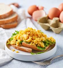 Huevos revueltos al vapor