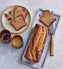 Banana bread aux cacahuètes et aux noix