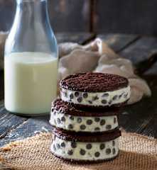 Gelato biscotti cookies e panna