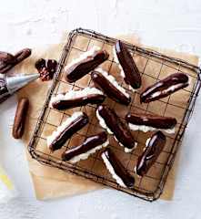 Minirelámpagos de chocolate con nata de maracuyá
