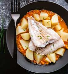 Domates Soslu Patatesli Balık