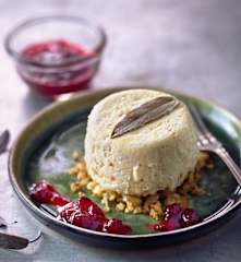 Zwiebel-Ricotta-Küchlein mit Salbei