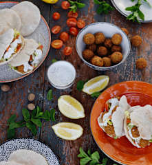 Pão pita com falafel