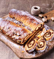 Vánoční čokoládový závin