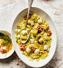 Fondue de poireaux au curry et noix de pétoncle