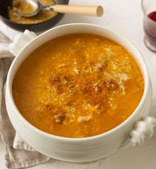 Sopa de ajo con picadillo