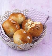 Krapfen mit Aprikosen-Frischkäse-Füllung