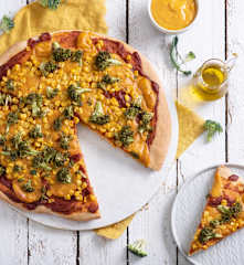 Pizza z wegańskim "serem" z ziemniaków